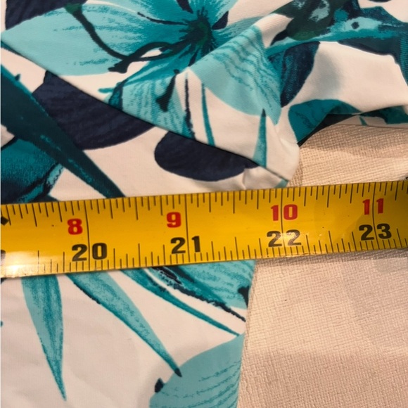 Lands' End Teal and White Floral Long Sleeve swim Top/ rash guard. EUC! - Picture 4 of 5